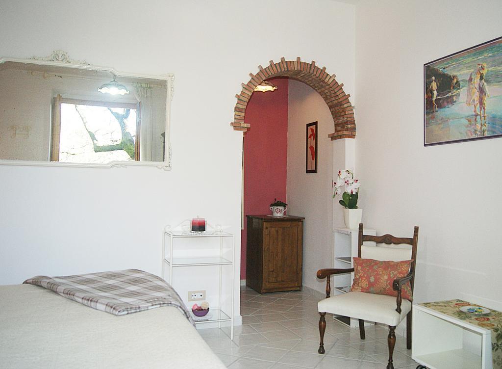 B&B La Casa Del Gelso Acquafredda Chambre photo