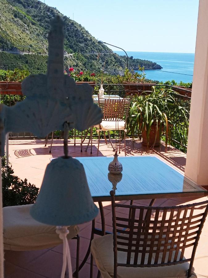 B&B La Casa Del Gelso Acquafredda Extérieur photo